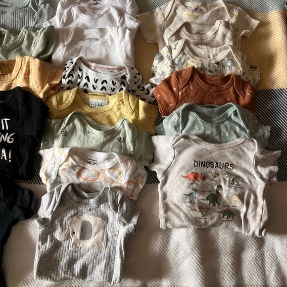 Gender Neutral Baby Clothes Lot (NB–12Months) 👶✨ - Picture 12 of 16